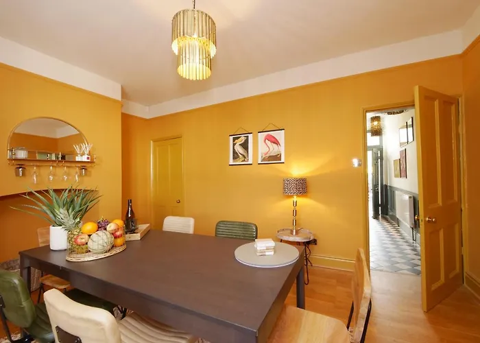 Bar Cottage-city Views-sleeps 5 * York