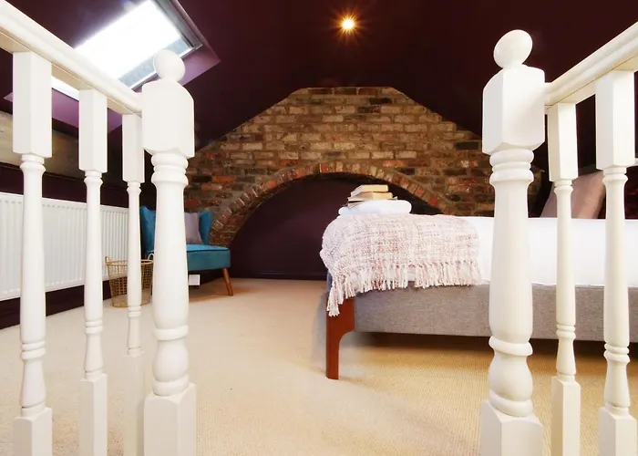 Bar Cottage-city Views-sleeps 5 York