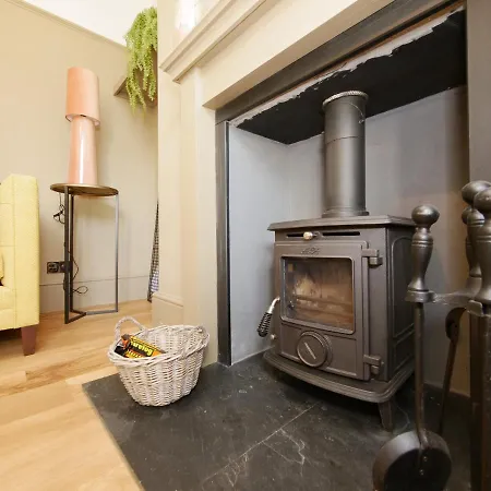 Bar Cottage-city Views-sleeps 5 Ferienhaus